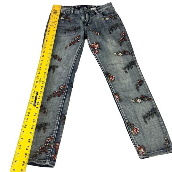 Laurie Felt Jeans Womens 4 Vintage Blue Classic Denim Embroidered Slim Leg Jean - Picture 9 of 15